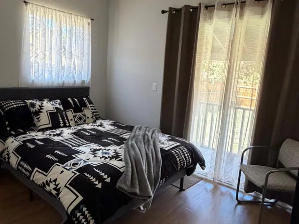 445 E Meadow Ln, Big Bear City, CA 92314