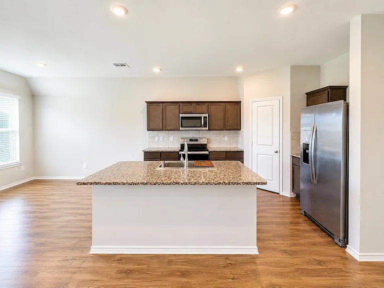 819 Rustic Way — Photo 8