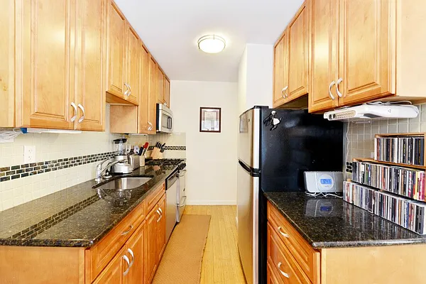 Rented by Camelot Realty Group | media 29