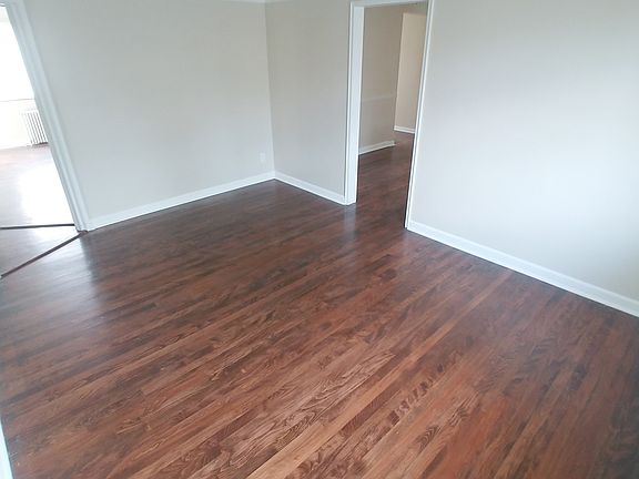3rd image of 7159 Eastlawn Dr APT 3