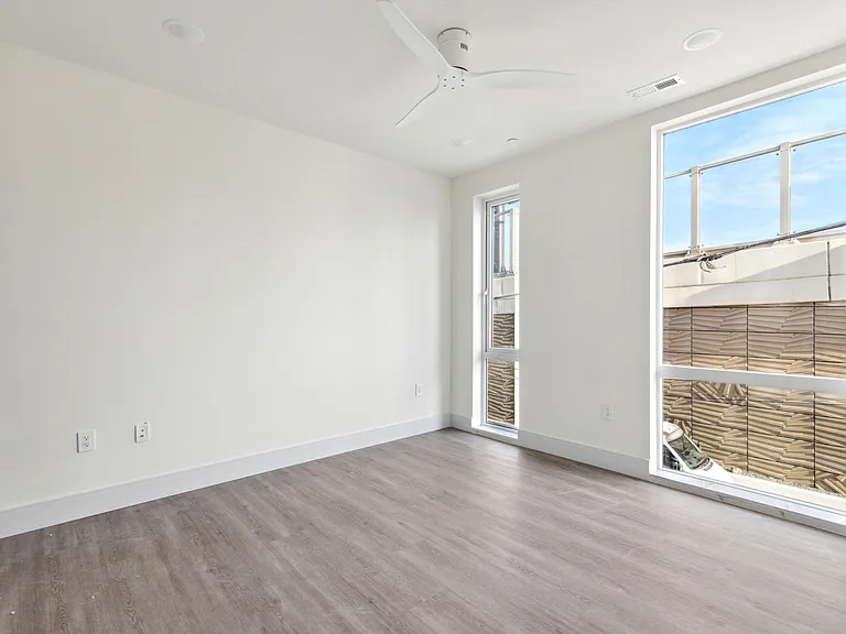 1221 E Fletcher St #310A — Photo 35