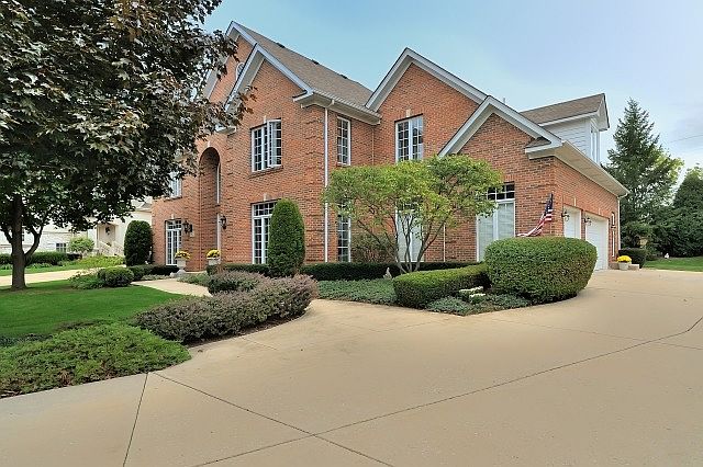 2nd image of 3807 Barclay Ct