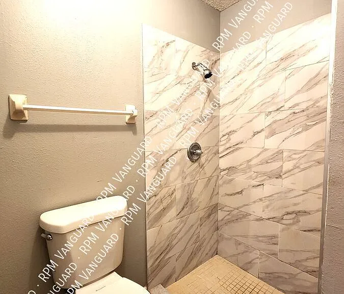 1140 Woodman Way — Photo 9
