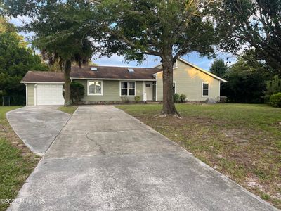 402 Crown Point Road, Hubert, NC, 28539