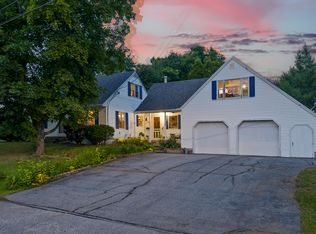 20 Sherwood Dr, Auburn, ME 04210