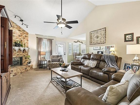 4th image of 406 Avenue A