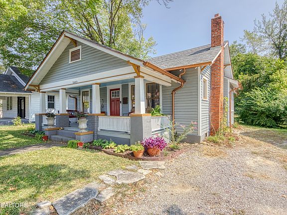 3rd image of 2442 Woodbine Ave