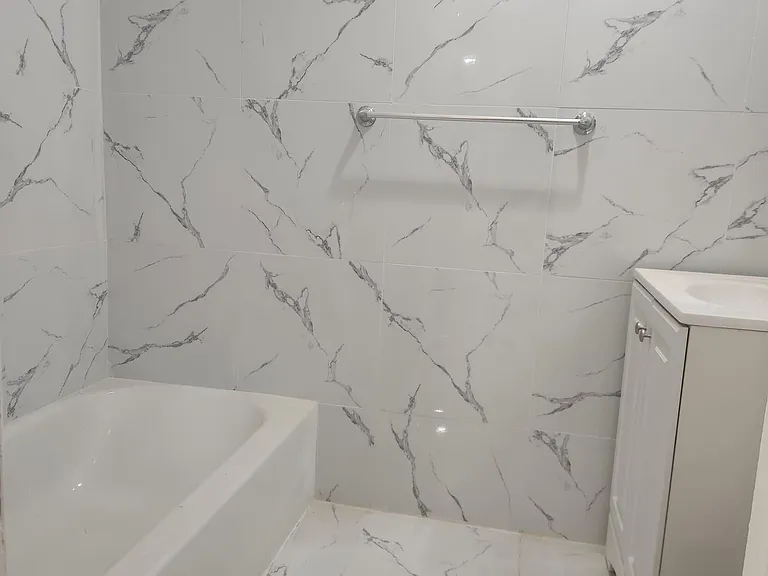 297 W Grand Ave #1 — Photo 2