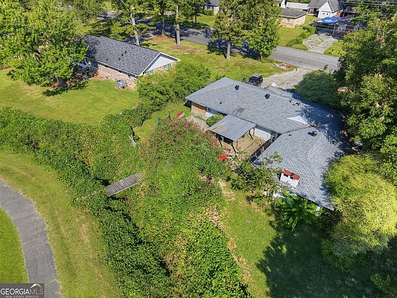 3rd image of 419 Elliott Dr NW