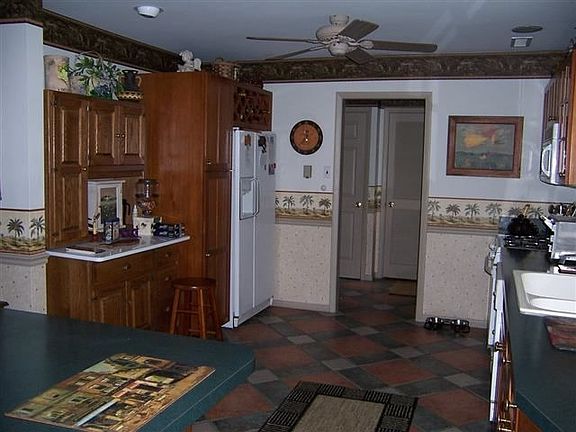 5th image of 2003 Glenwood Dr