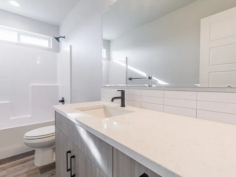 2640 N Silver Wolf Ave — Photo 41