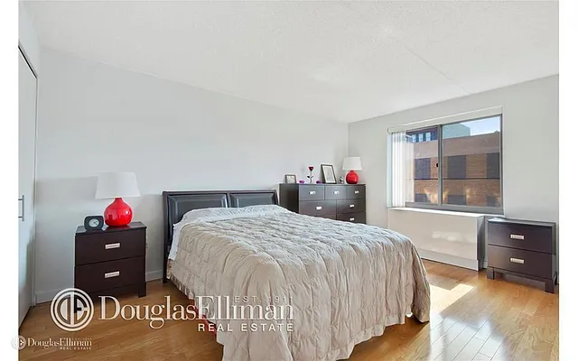 Rented by Douglas Elliman | media 14