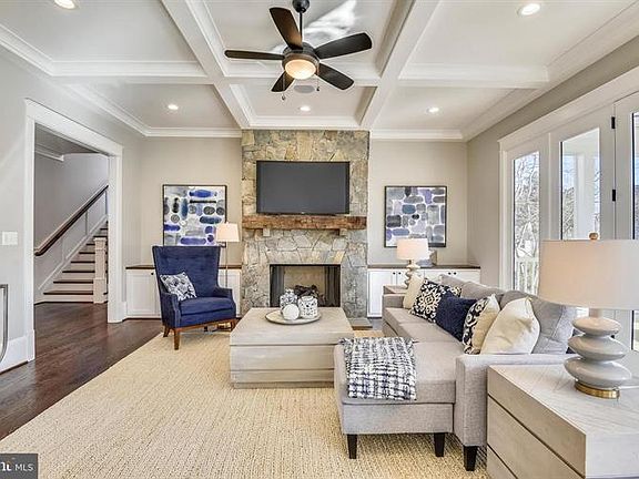 5th image of 1531 Forest Ln