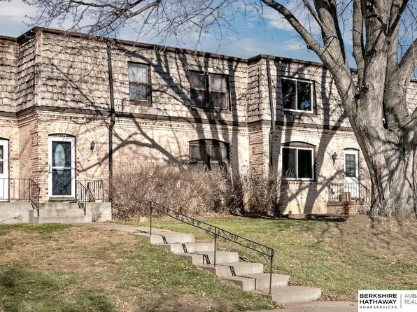 12794 Deauville Dr, Omaha, NE 68137