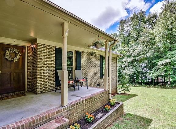 2nd image of 8129 Appaloosa Ln