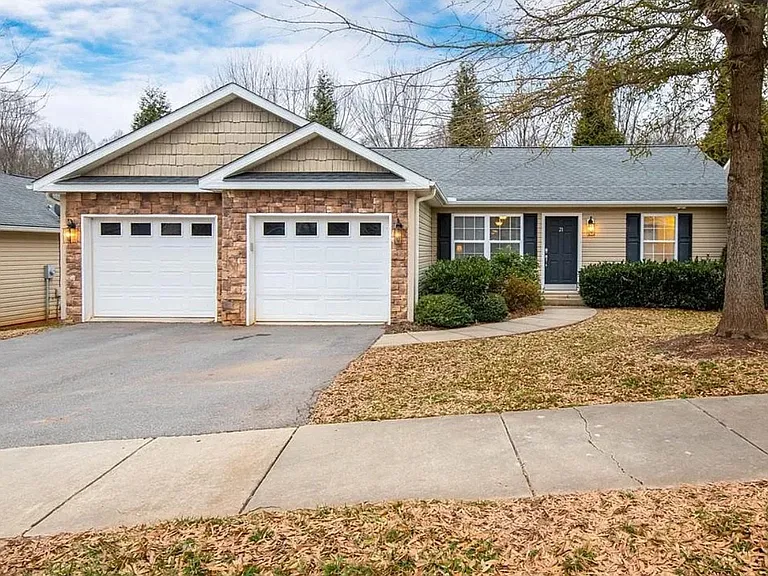 21 Kirby Rd — Photo 1