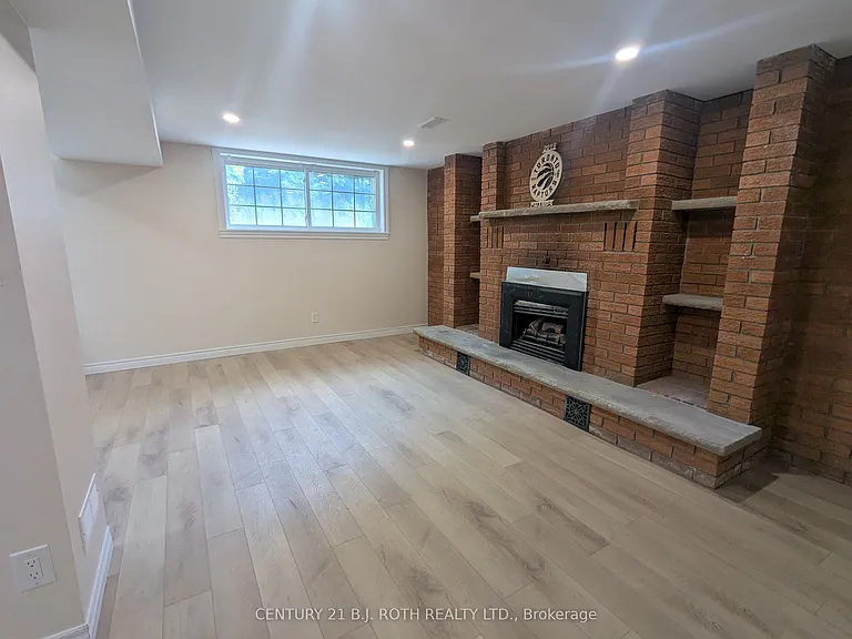 756 Hastings Ave — Photo 8