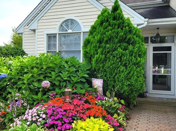 61 Southwick Court #61, Cheshire, CT 06410