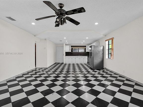 3rd image of 81 NW 41st St #2