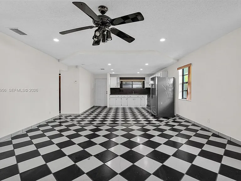 81 NW 41st St #2 — Photo 3
