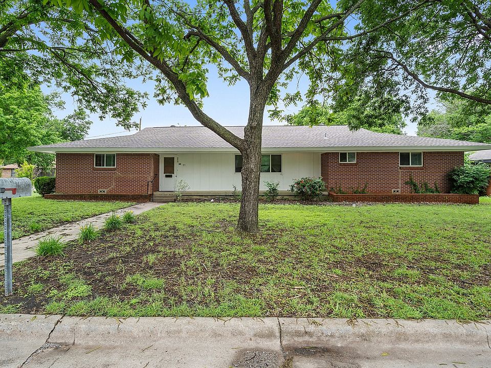 1st image of 320 Adell St