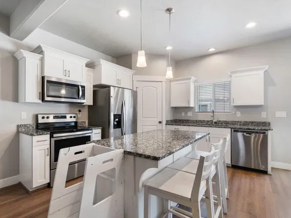 8645 N Cypress Aly, Eagle Mountain, UT 84005