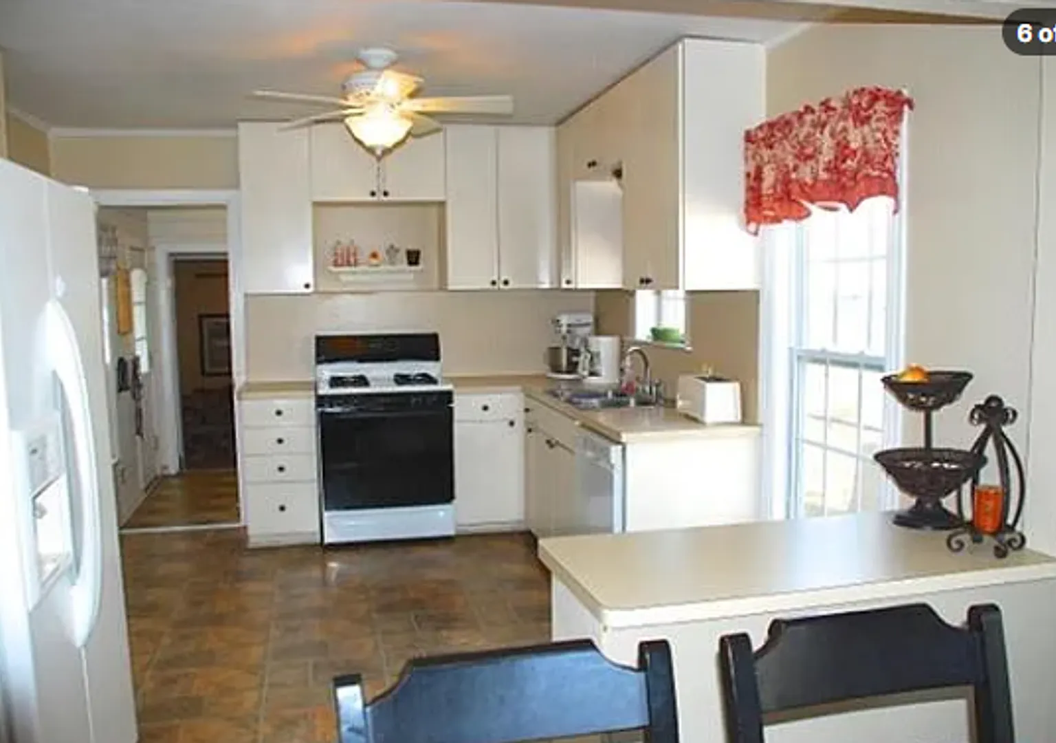 3 Bed 1 Bath with Bonus Room, Laundry Room, and Raised Deck — Photo 2