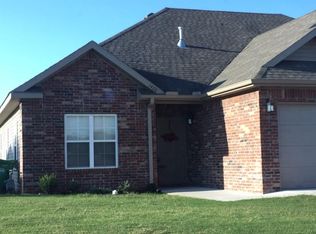 1402 Marigold Rd, Centerton, AR 72719