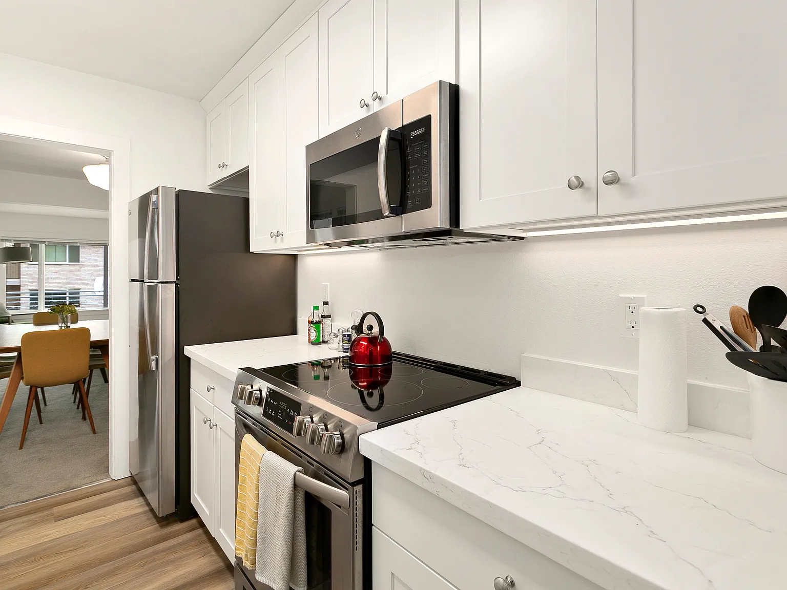 3 bed, 2000 sqft, $4,250 — Photo 3
