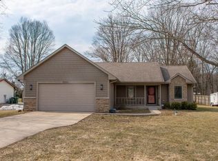 50943 Mayflower Rd, South Bend, IN 46628