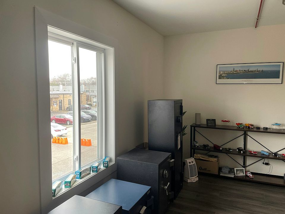 2nd image of 1740 Waukegan Rd #203