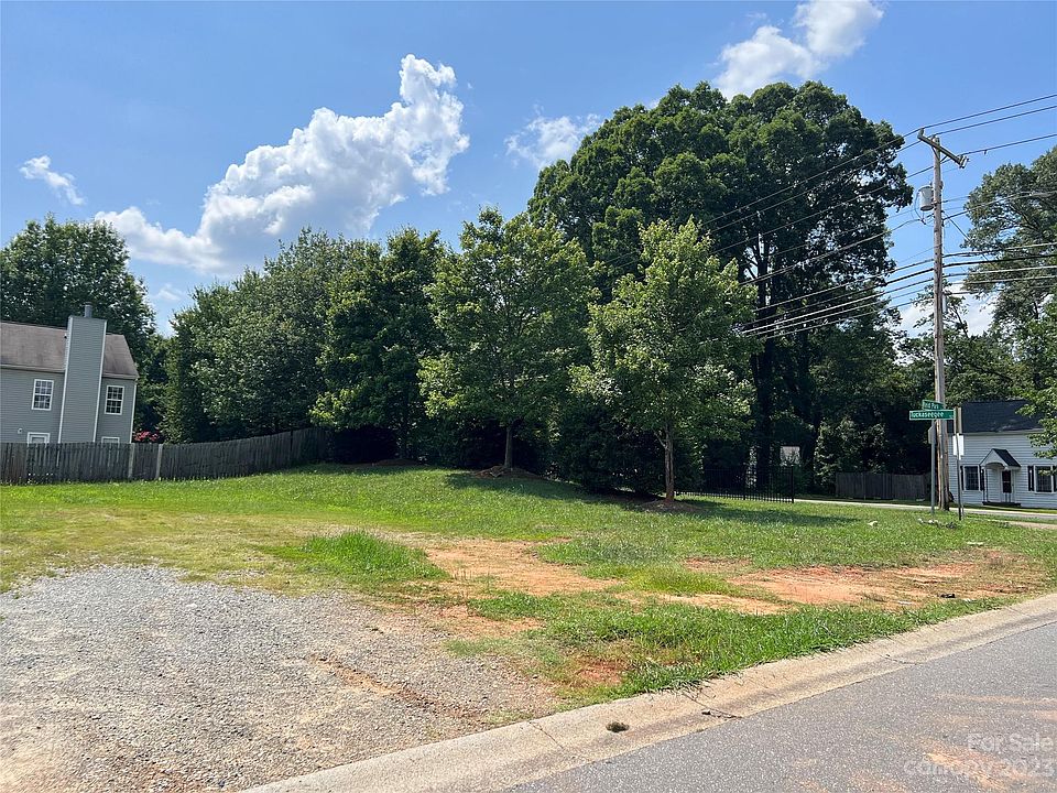 2nd image of 2608 Reid Park Ln
