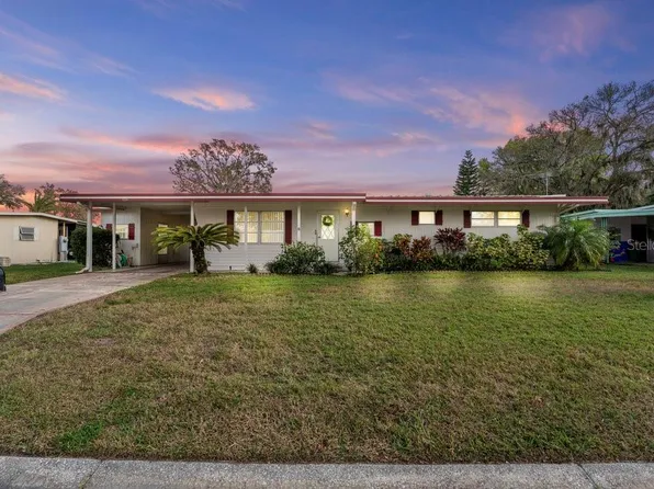 1112 Forest Ln, Tavares, FL 32778