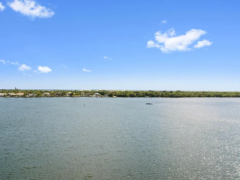 130 Lakeshore Dr #923 — Photo 2