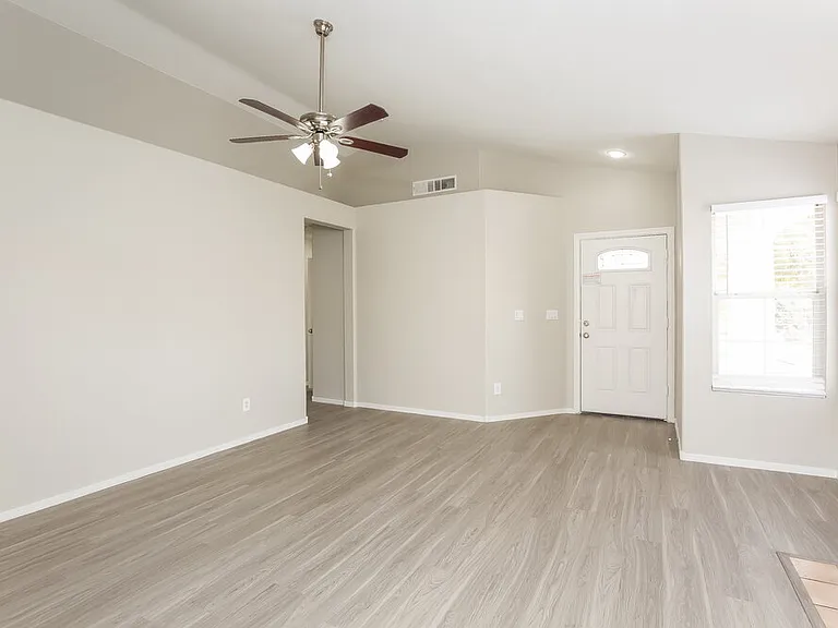 6102 Giant Forest Ln — Photo 4