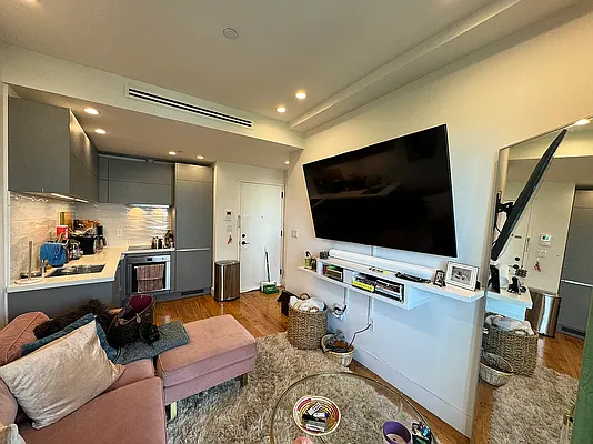 Rented by Pear NYC LLC | media 2