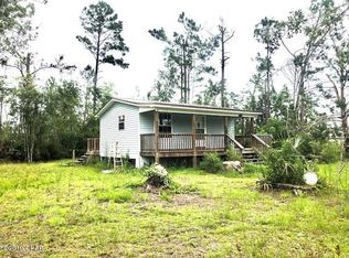 12005 Oak St, Fountain, FL 32438