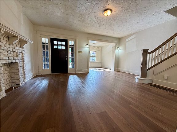 4th image of 1640 Jancey St