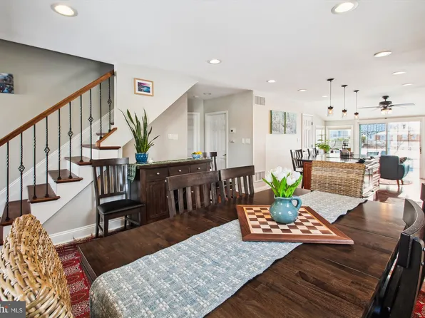 477 Center St, Pasadena, MD 21122