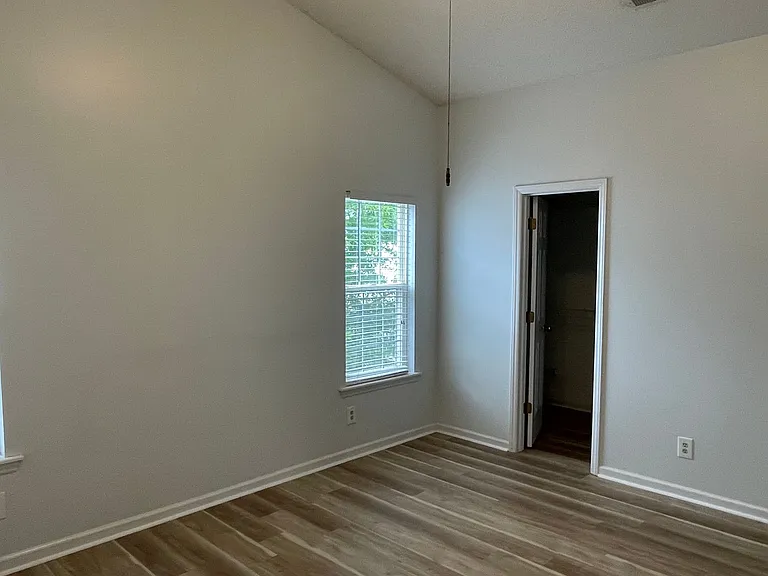 480 Saltaire Dr — Photo 34