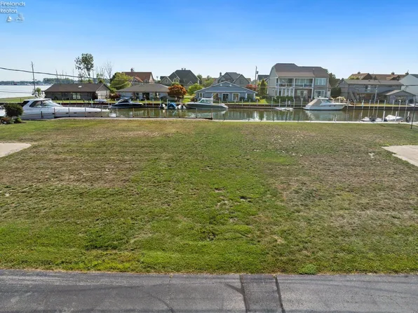 2878 N Shad Row, Pt Clinton, OH 43452