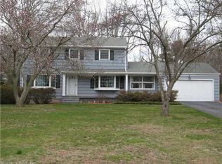 65 Oakridge Rd, Trumbull, CT 06611