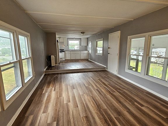 5th image of 309 Lothrop St