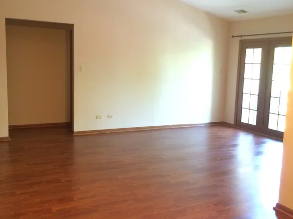 2161 Oak Rd #10, Homewood, IL 60430