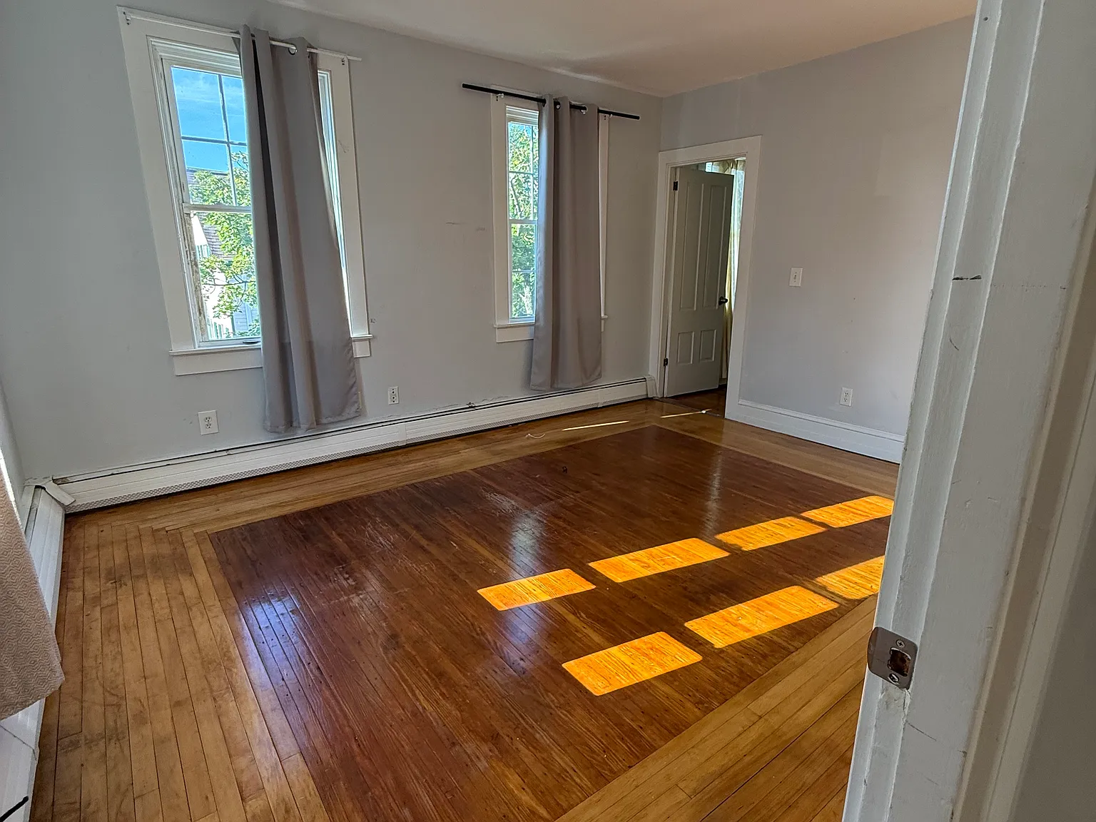 4 bed, 1200 sqft, $2,200 — Photo 4
