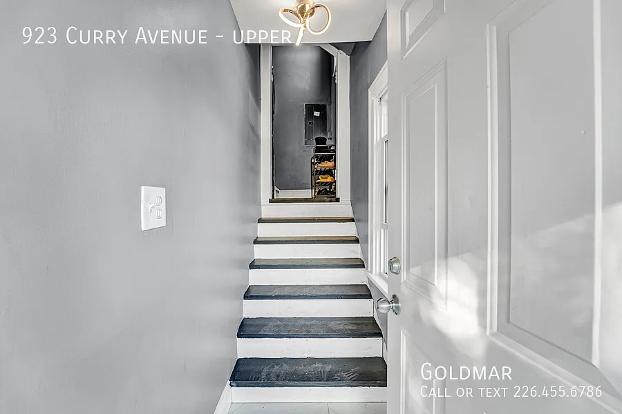 923 Curry Ave #2