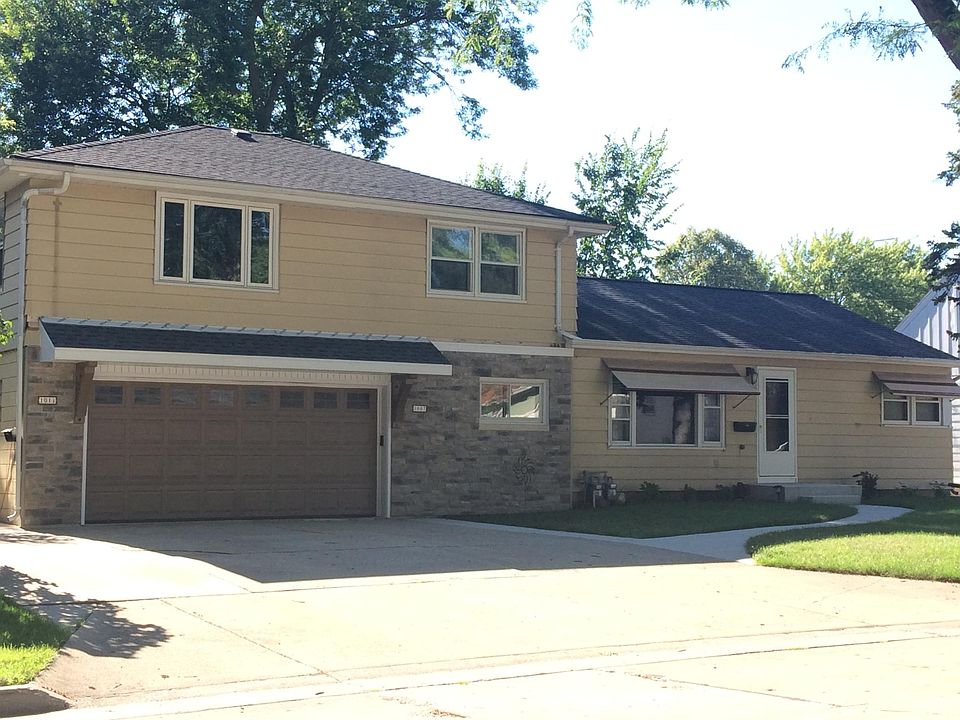 lower unit on the right