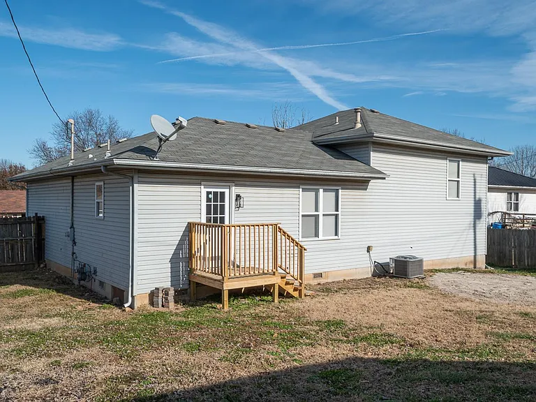 1516 W Meadow St — Photo 23