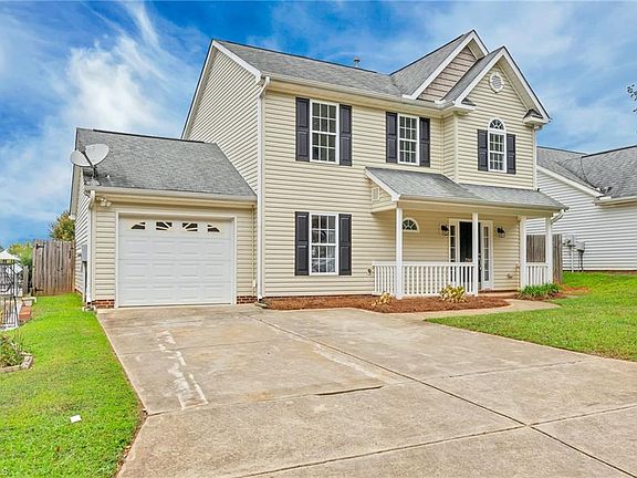 3rd image of 3911 Bluestem Dr