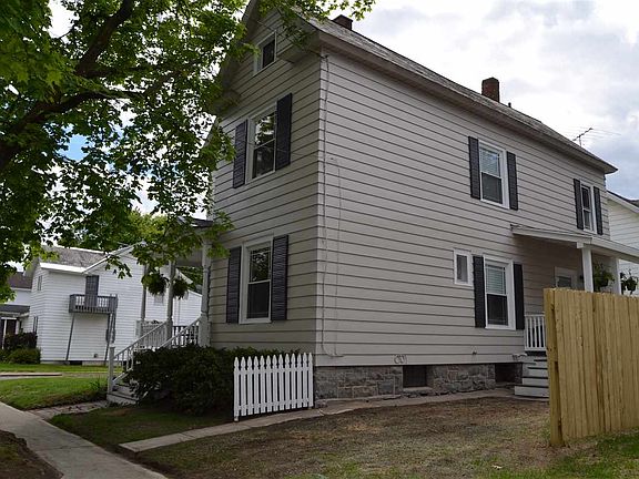 4th image of 74 Cherry St